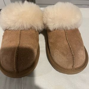 Kids Tan Ugh Slippers Size 3